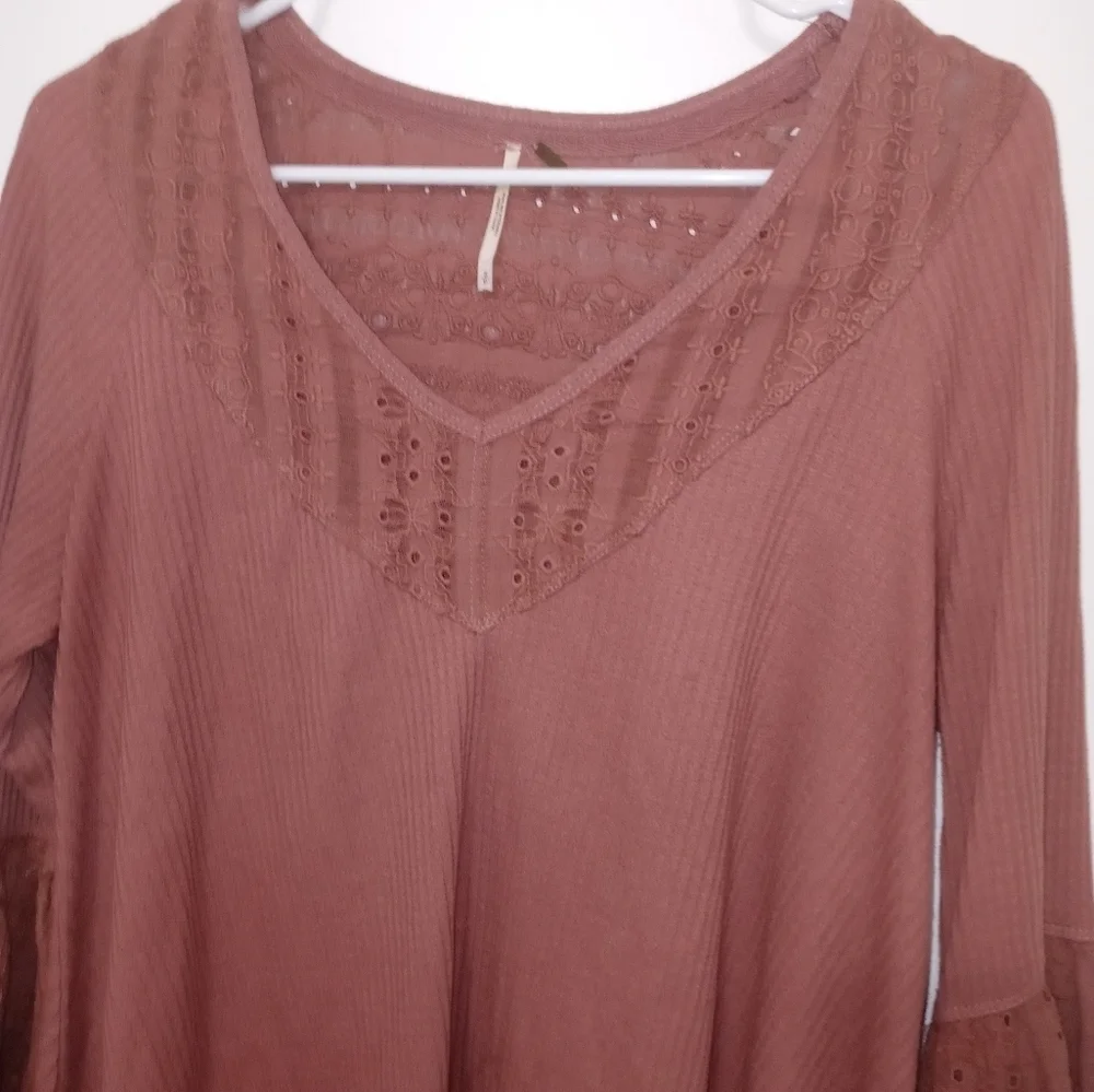 Free People Parisian Nights Dusty rose pink ribbed V Neck Bell Sleeve Blouse
